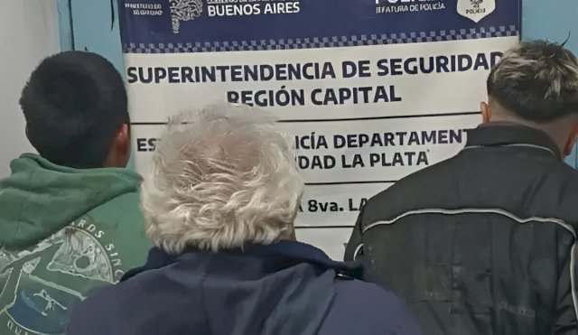 TRES DETENIDOS